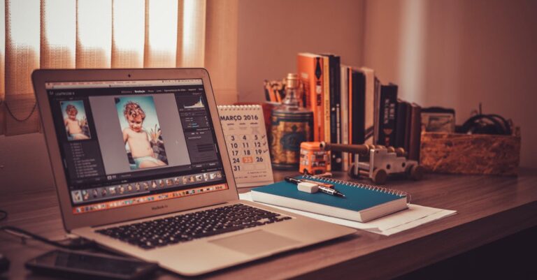 découvrez le monde du freelance : des conseils pratiques, des outils indispensables et des stratégies pour réussir en tant que travailleur indépendant. que vous soyez graphiste, rédacteur ou développeur, faites de votre passion votre métier et optimisez votre carrière freelance.